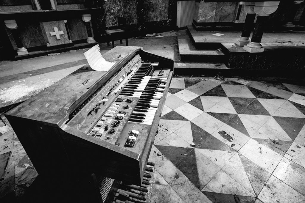Urban exploration urbex photography piano