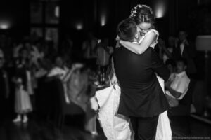 Wedding photography the first dance